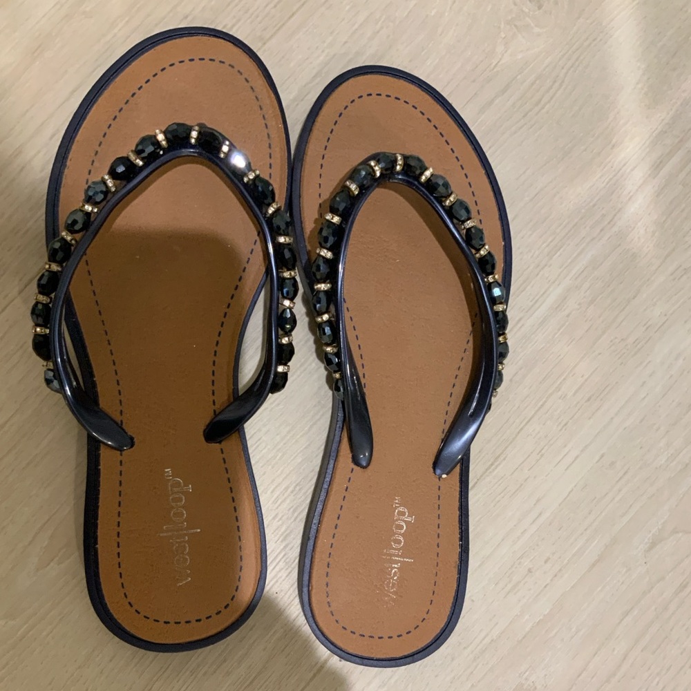 Vionic Black blue  Beaded T-Strap Sandals with Tan Footbed pretty silver accents